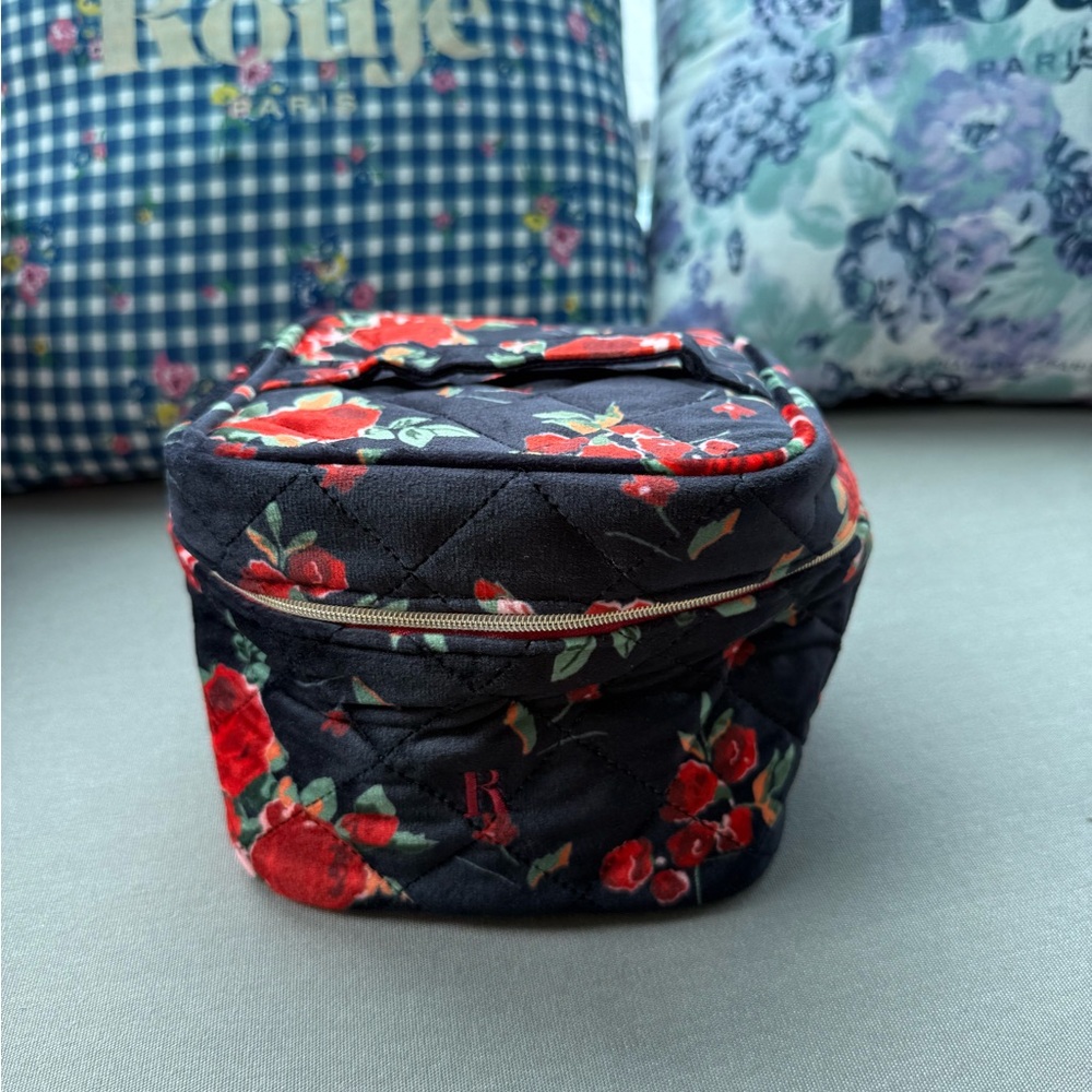 Pouch Rouje Quilted Floral Cosmetic Bag with Zipper